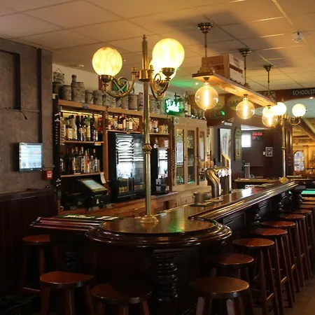 Hotel,cafe,biljart Pot 酒店 3*