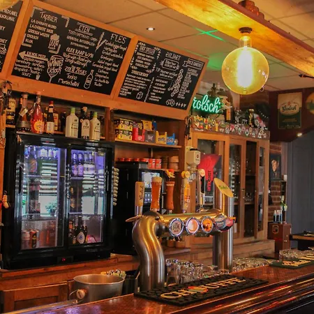 Hotel,cafe,biljart Pot 酒店