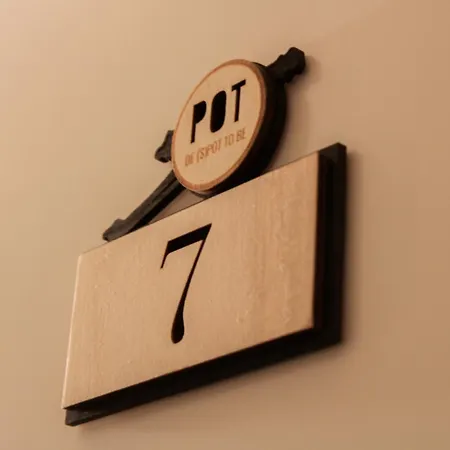 Hotel,cafe,biljart Pot Hotell 3*