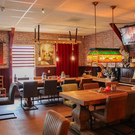 Hotel,cafe,biljart Pot Hotel 3*