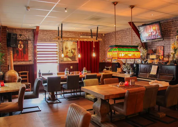 Hotel,cafe,biljart Pot Hotell 3*