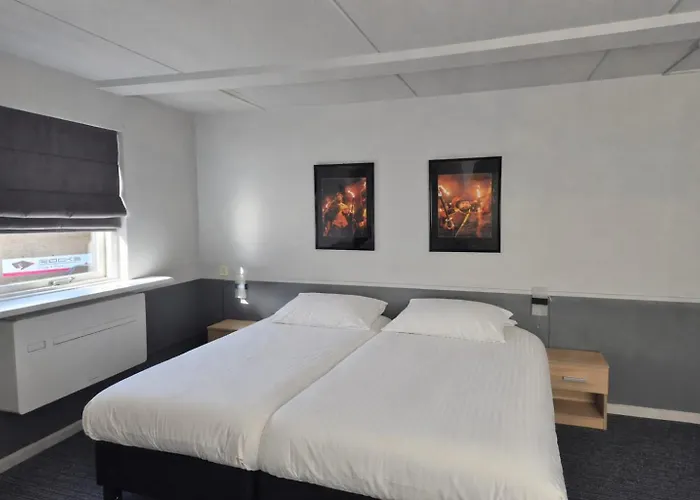 Hotel,cafe,biljart Pot Hotel 3*