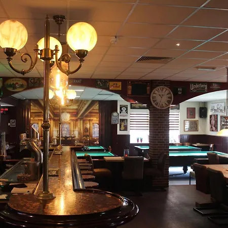 Hotel,cafe,biljart Pot 3*