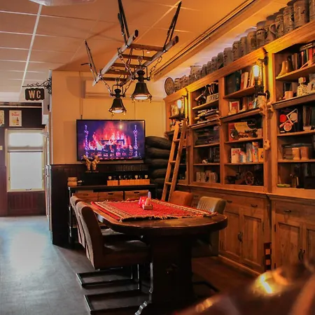 Hotel,cafe,biljart Pot 3* Groenlo