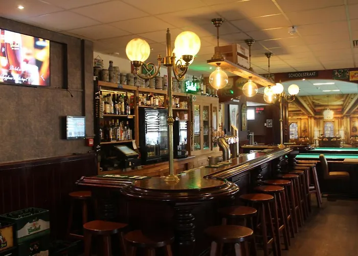 Hotel,cafe,biljart Pot Hotel 3*